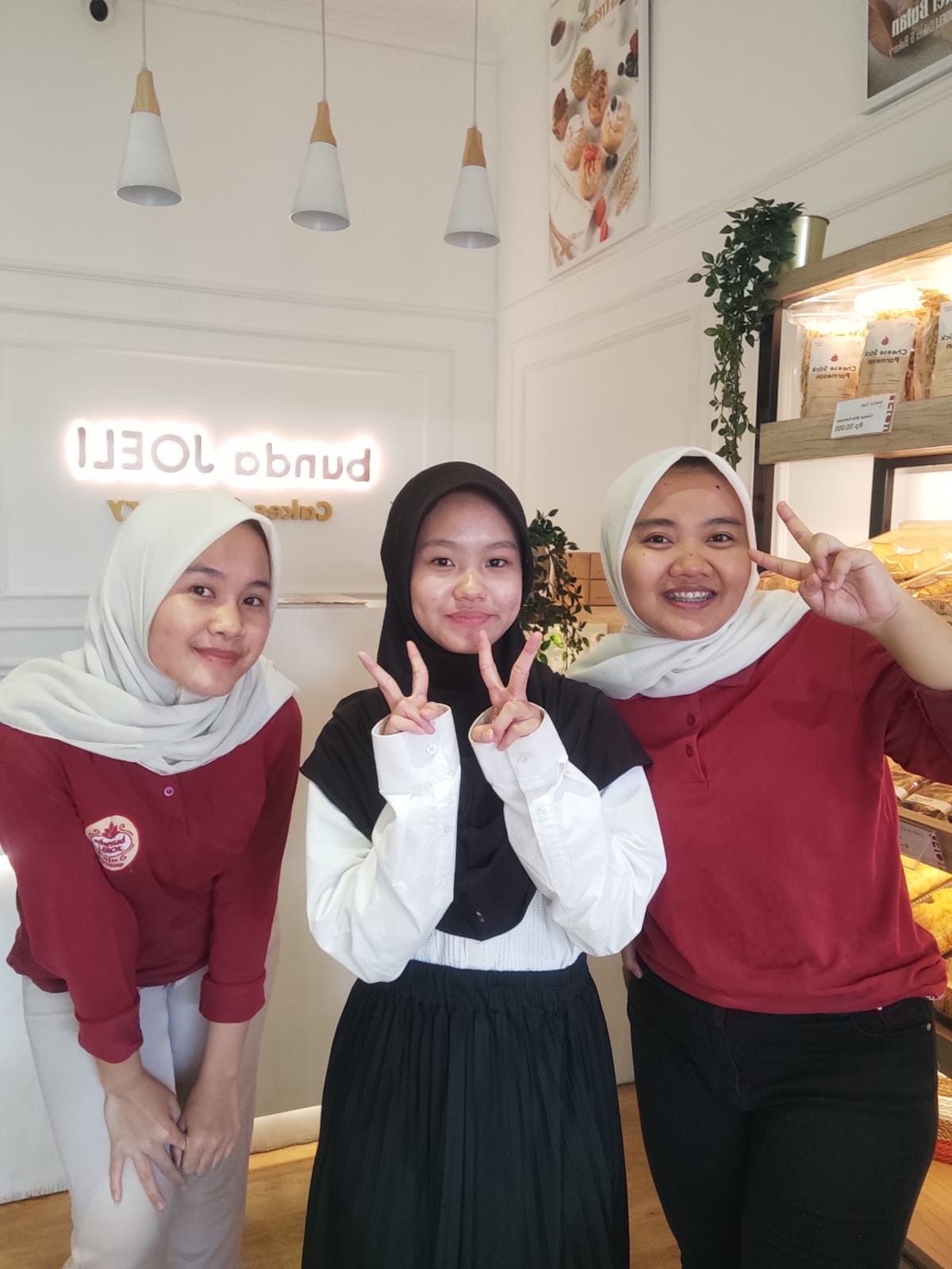 Siswa Flexi School Bintaro magang di tempat kerja